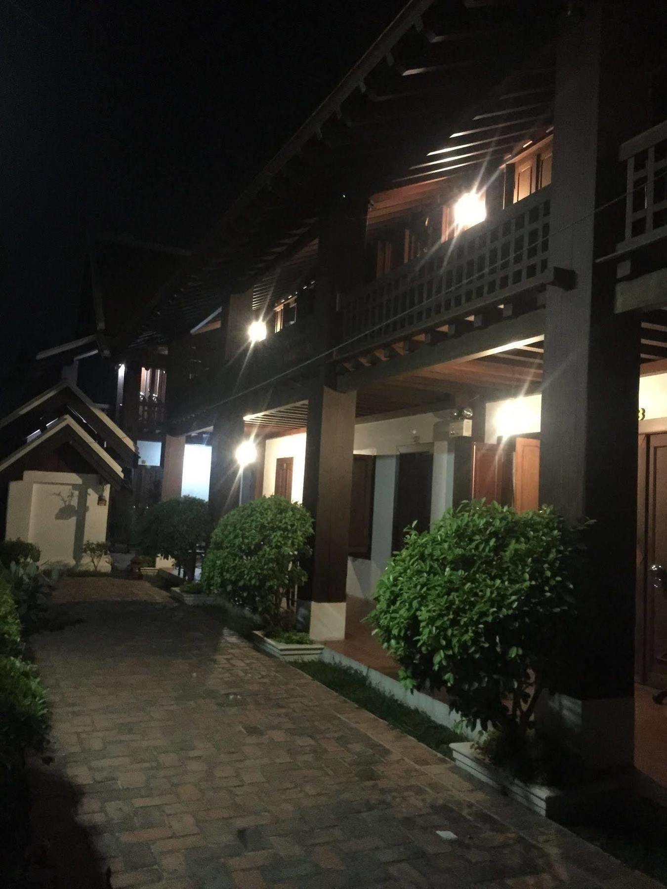 לואנג פרבאנג Lakhangthong Boutique Hotel מראה חיצוני תמונה
